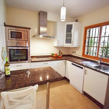 Casa Dorit, Luxury Townhouse With Pool And Parking Hansonholiday *