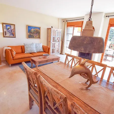 펜션 Casa Dorit, Luxury Townhouse With Pool And Parking Hansonholiday