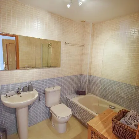 펜션 Casa Dorit, Luxury Townhouse With Pool And Parking Hansonholiday
