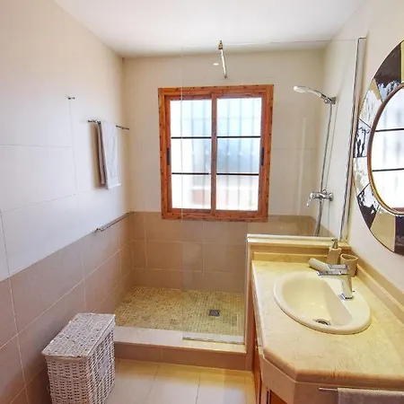 Casa Dorit, Luxury Townhouse With Pool And Parking Hansonholiday *