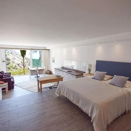 펜션 Casa Dorit, Luxury Townhouse With Pool And Parking Hansonholiday