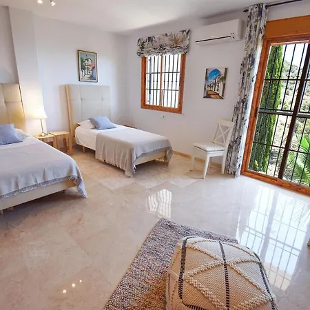 Casa Dorit, Luxury Townhouse With Pool And Parking Hansonholiday * 프리질리아나